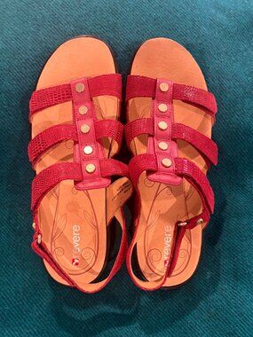 Revere Toledo Women's Size 11 Red Sandals